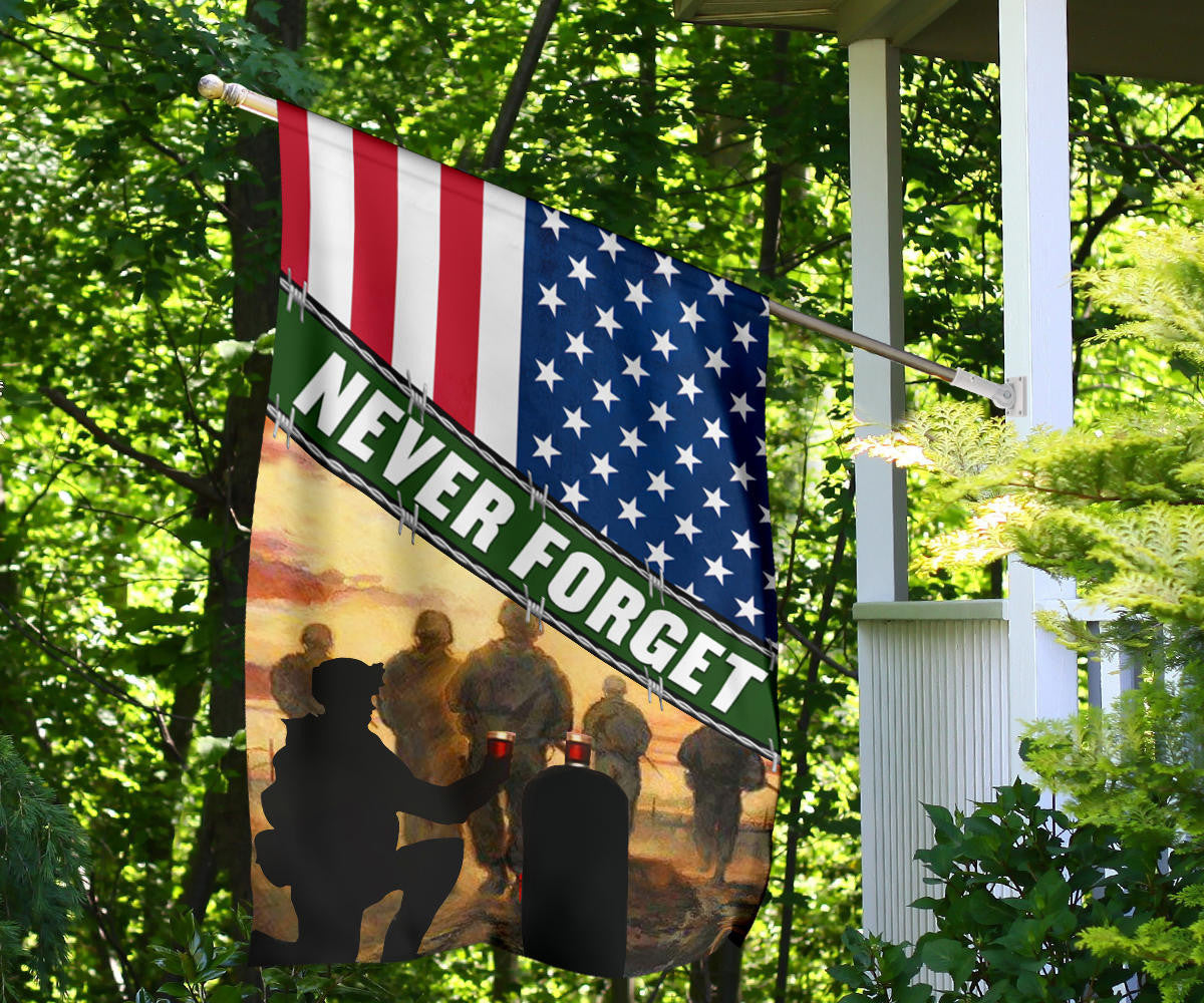 US Soldiers Lest We Never Forget Flag American Flag Veterans Day Ideas Patriot Merch Home Decor