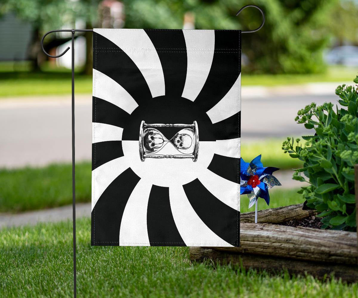 Unus Annus Flag Black &amp White Hypnosis Spiral Skull Flag Halloween Gifts Family Presents